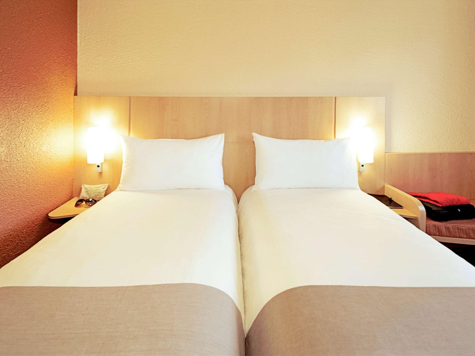 Ibis Hotel Brussels Airport Дигем Экстерьер фото