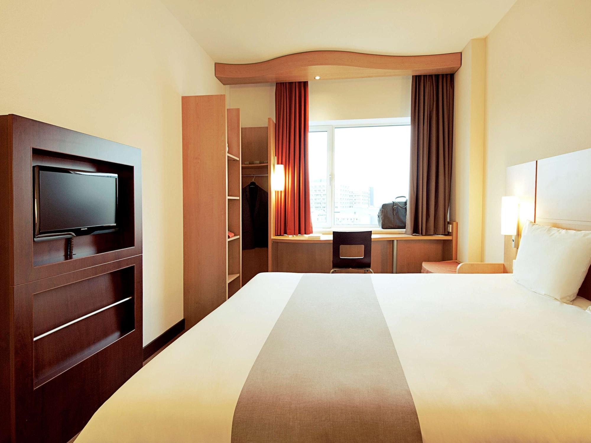 Ibis Hotel Brussels Airport Дигем Экстерьер фото