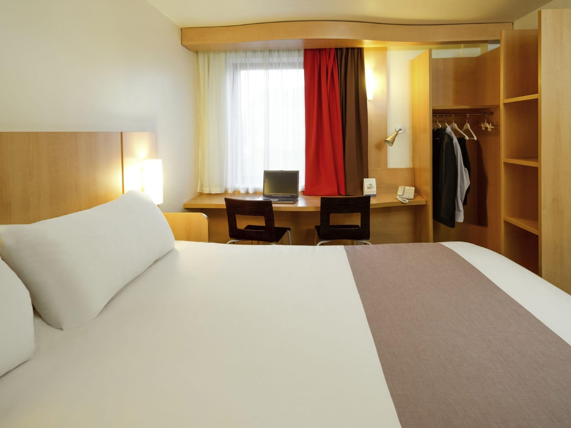 Ibis Hotel Brussels Airport Дигем Экстерьер фото