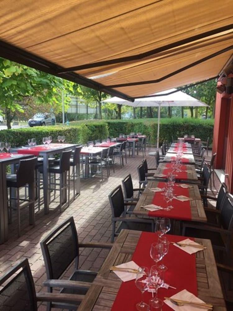 Ibis Hotel Brussels Airport Дигем Экстерьер фото