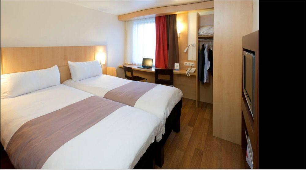 Ibis Hotel Brussels Airport Дигем Экстерьер фото